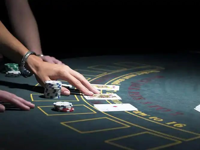 yyph Live Casino streamed baccarat table for Filipino players on mobile